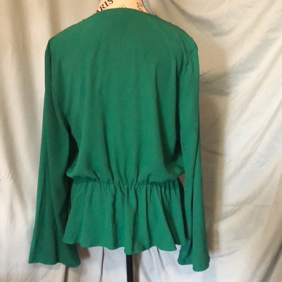 NWOT Monroe And Main Green Layered Crossover Wrap with Tie Flare Sleeve Top - Picture 2 of 8